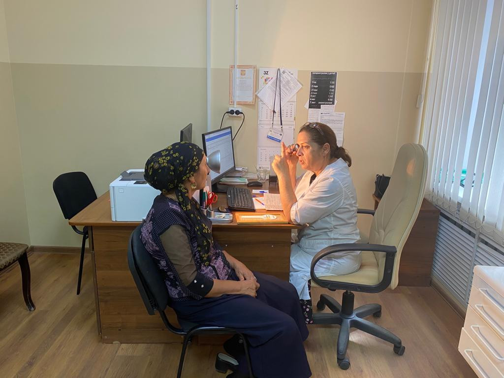 Мобильная бригада Комплексного Центра социального обслуживания в Дербентском районе продолжает реализацию регионального проекта "Старшее поколение"